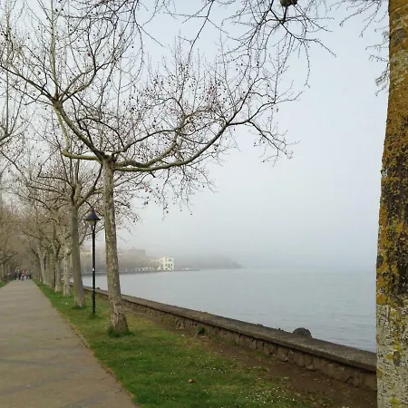 Civico 10 - Sul Lago